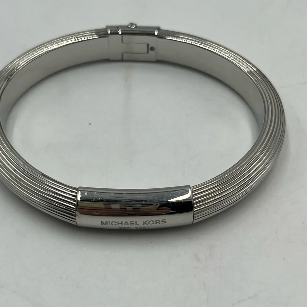 Michael Kors MK6190040‎ Solid Stainless Steel Ribbed Logo Plaque Bracelet
